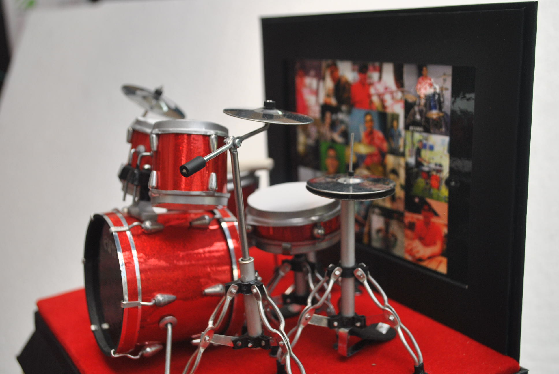 kado ulang tahun miniatur drum set warna merah tidiart