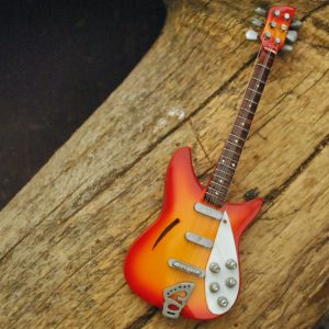 Miniatur Gitar Rickenbacker