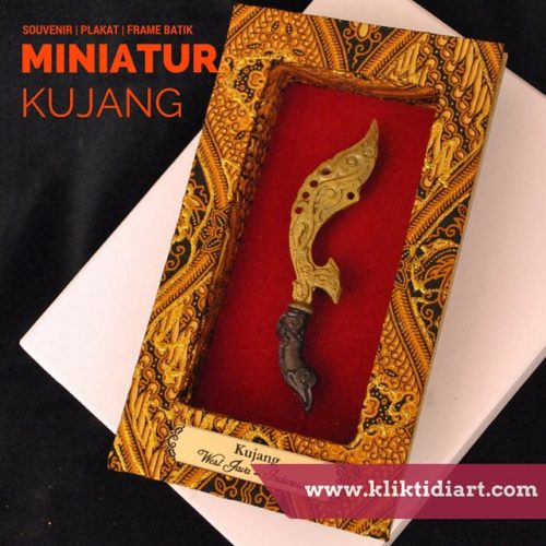 Miniatur Kujang