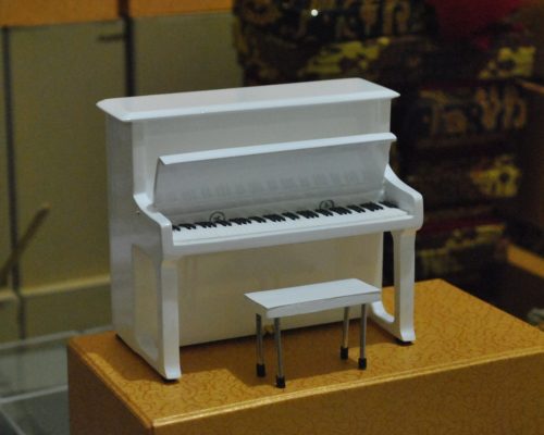 Miniatur piano upright_tidiart